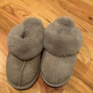Size six Sketchers slippers